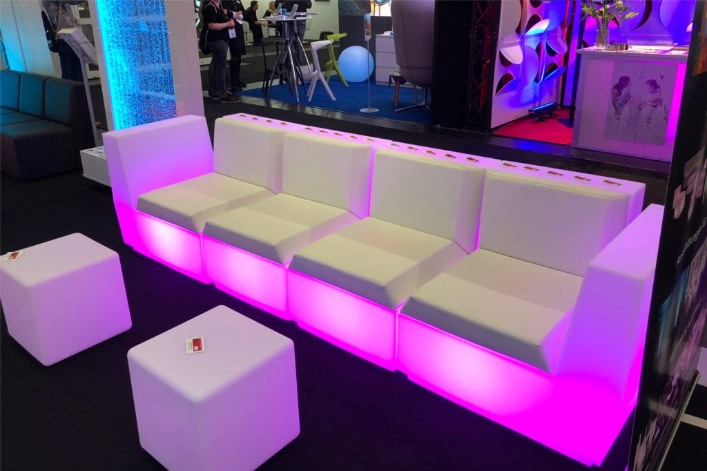 Sofa-Verleih - Modulares Sofasystem - led sofa messe 1024x682 led sofa messe 1024x682