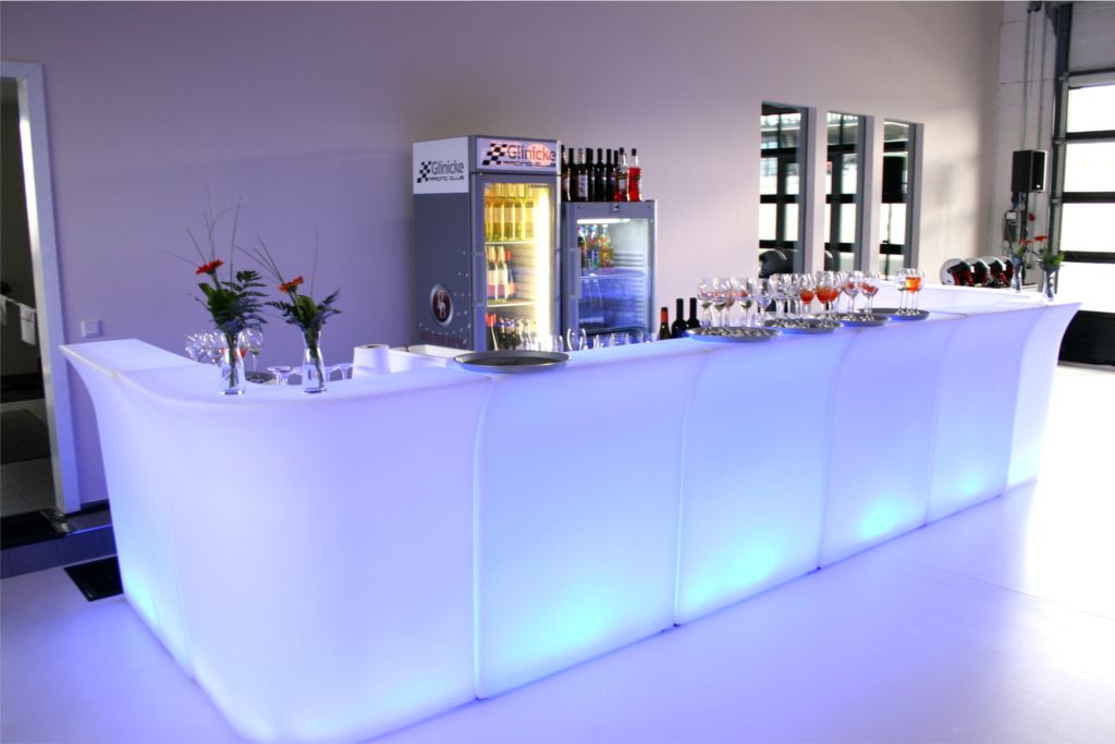 Event-Möbel: Loungemöbel für Ihr Event mieten - led theke loungemoebel 1 1024x683 led theke loungemoebel 1 1024x683