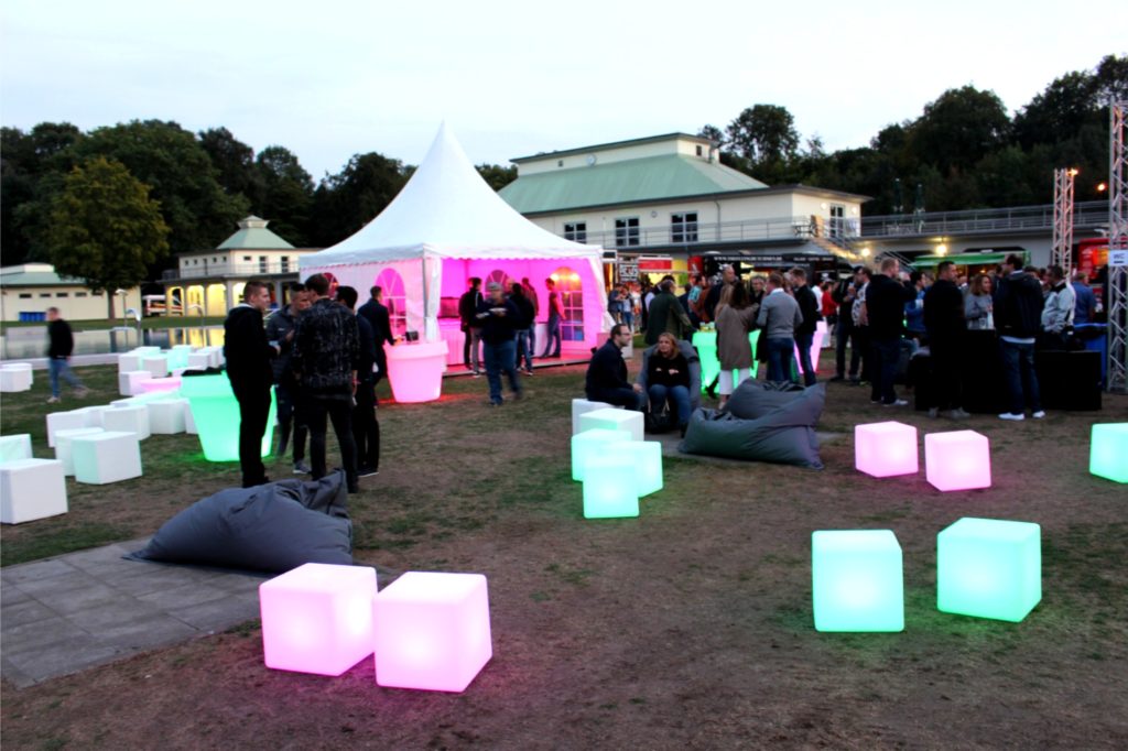 Loungemöbel für Ihr Outdoor-Event - loungemoebel sitzsack mieten 1024x682 loungemoebel sitzsack mieten 1024x682