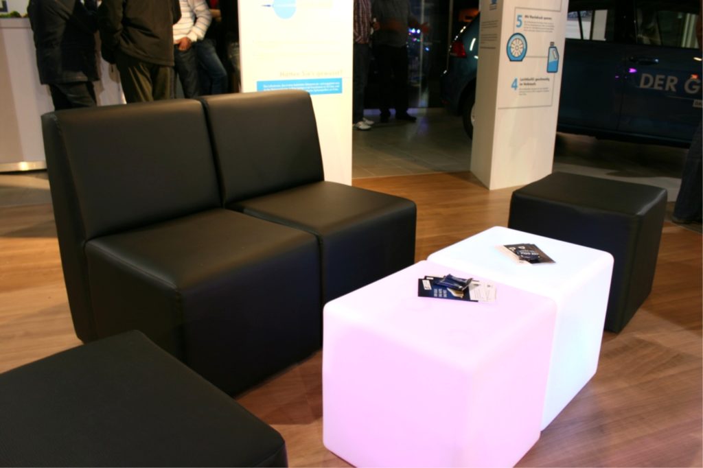 Lounge Sofas mieten für Veranstaltungen - schwarze sofas mieten 1024x682 schwarze sofas mieten 1024x682