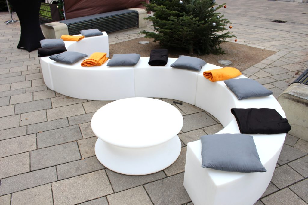 sitzmoebel outdoor mieten 1024x682