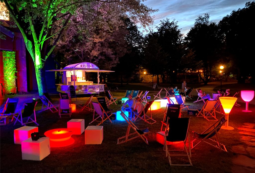 Gartenmöbel mit Lounge-Charakter - summer outdoor lounge 1024x695 summer outdoor lounge 1024x695